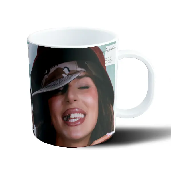 Taza de Plástico Nathy Peluso Gorra y Grillz Dorado