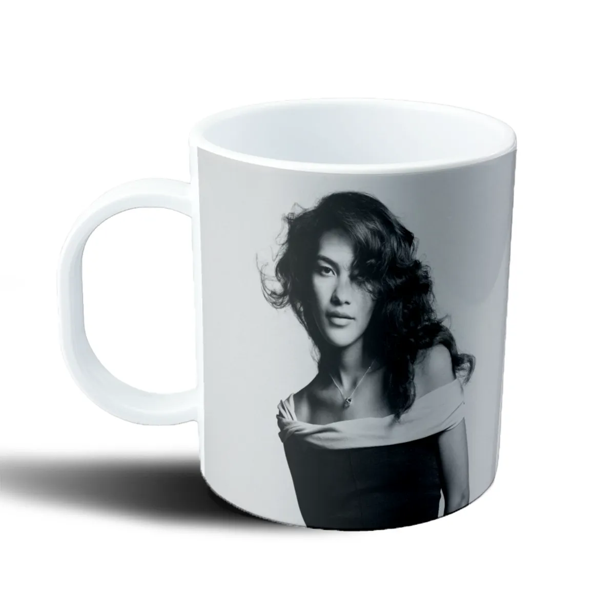 Taza de Plástico Olivia Dean Retrato Blanco y Negro - vista 2