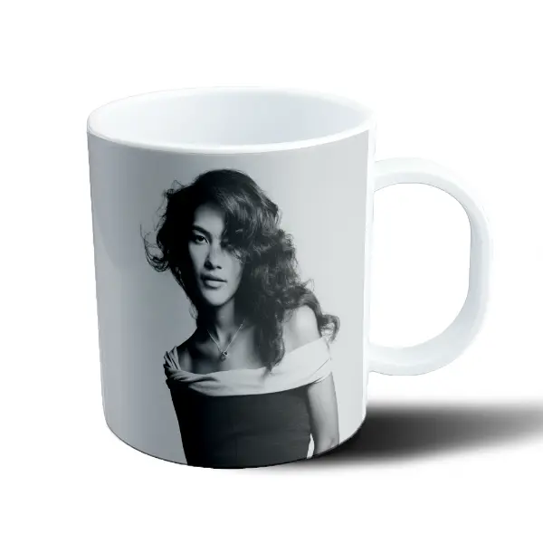 Taza de Plástico Olivia Dean Retrato Blanco y Negro