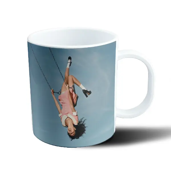 Taza de Plástico Olivia Rodrigo Columpio Rosa