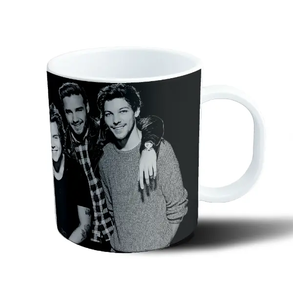 Taza de Plástico One Direction Foto Grupal Blanco y Negro