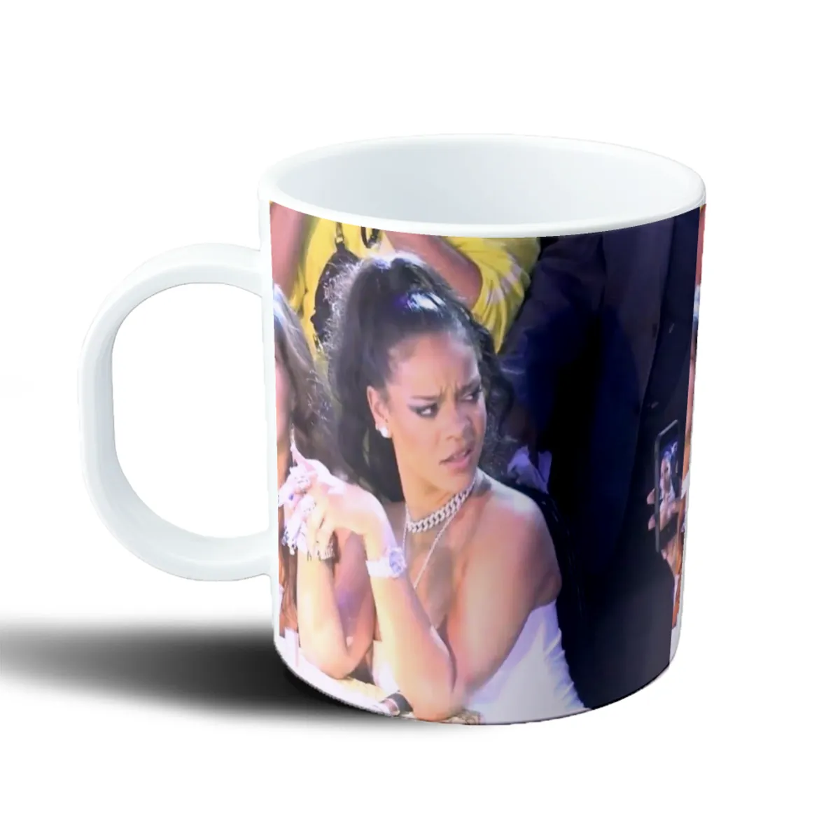Taza de Plástico Rihanna Meme Cara Dudosa - vista 2
