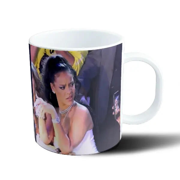 Taza de Plástico Rihanna Meme Cara Dudosa