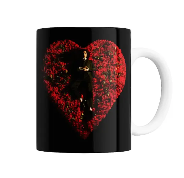 Taza de Cerámica Conan Gray Corazón de Rosas