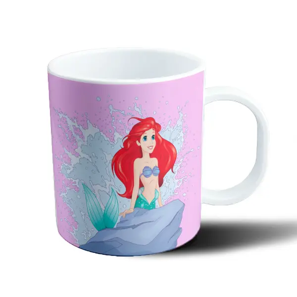 Taza de Plástico La Sirenita Ariel sobre las rocas