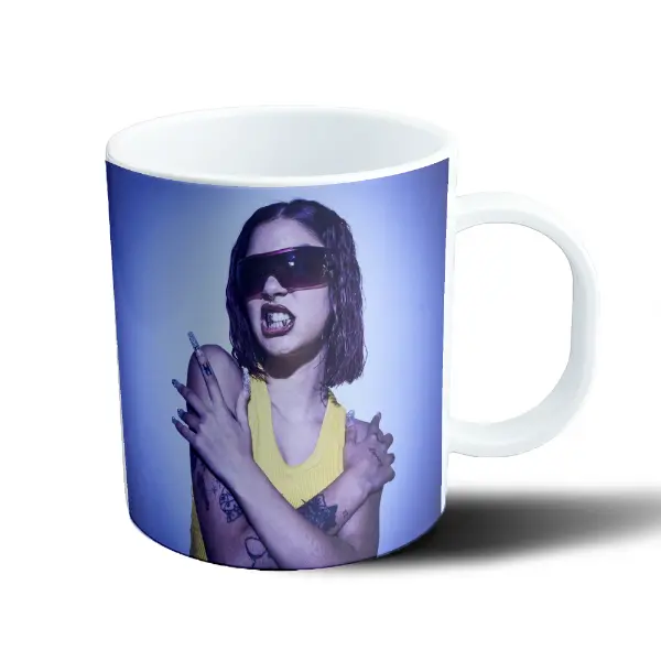 Taza de Plástico Taichu Retrato Lentes y Colmillos