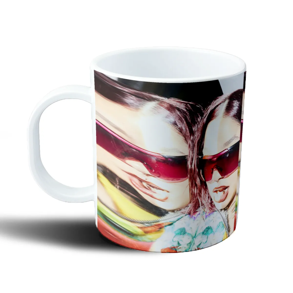 Taza de Plástico Taichu Dos Mujeres con Antiparras Rojas - vista 2