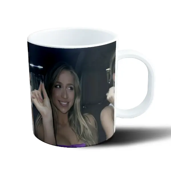 Taza de Plástico Tate McRae Foto Sonriendo Top Violeta