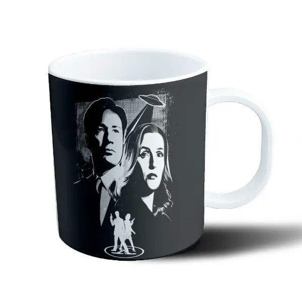 Taza de Plástico X Files Mulder y Scully con Platillo Volador