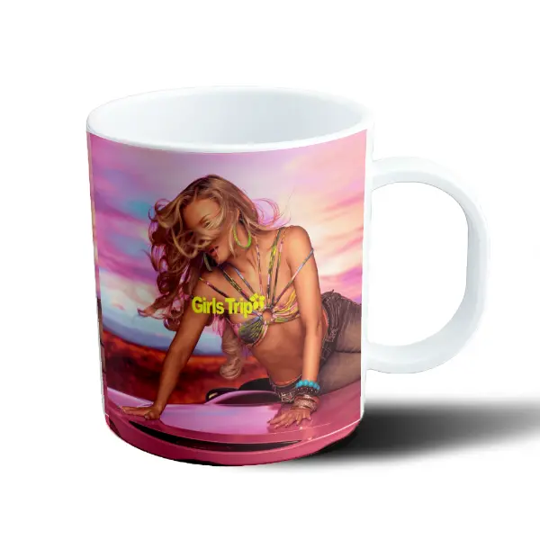 Taza de Plástico Zara Larsson Girls Trip Chica Rubia en Auto Rosa