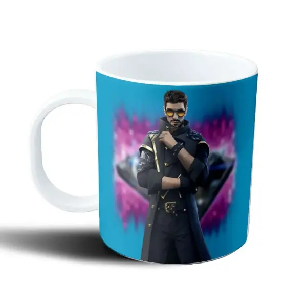 Taza de Plástico Free Fire Personaje con Gabardina Negra y Lentes Dorados