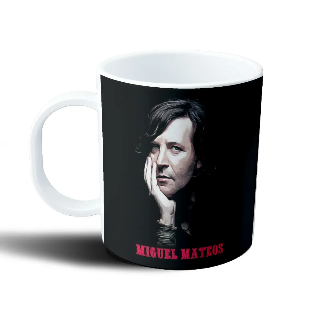Taza de Plástico Miguel Mateos Retrato Mano en Mejilla - vista 2