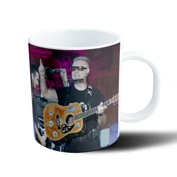 Taza de Plástico Leon Gieco con Guitarra