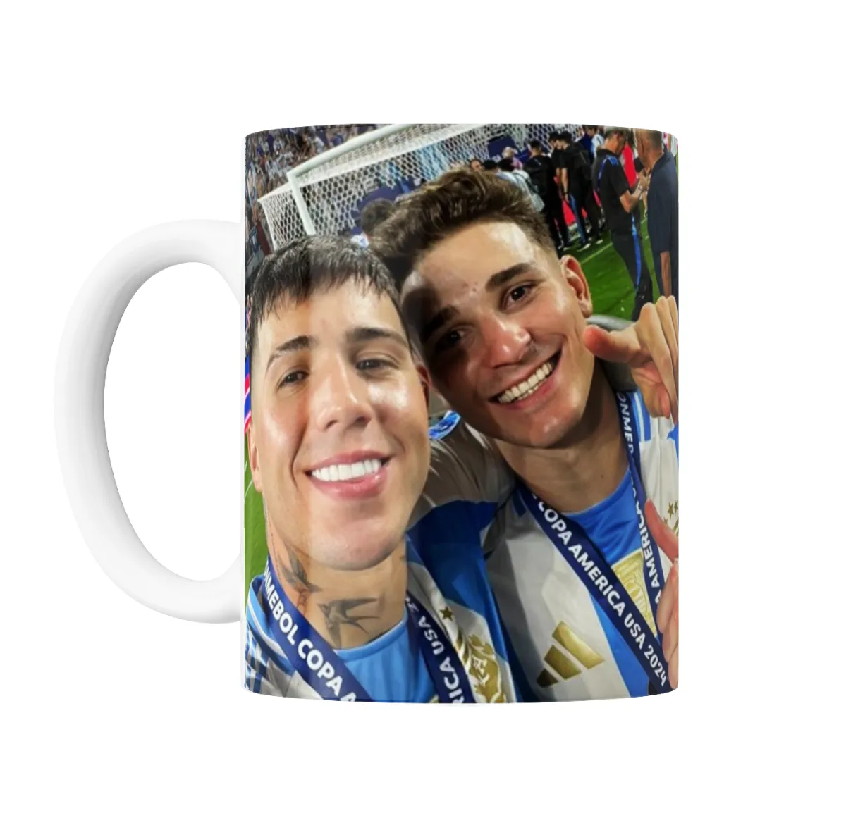 Taza de Cerámica Enzo Fernández y Julián Álvarez Selfie Copa América 2024 - vista 2