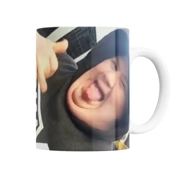 Taza de Cerámica Augusto Alonso Riendo Capucha