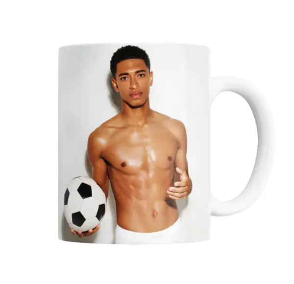 Taza de Cerámica Jude Bellingham con Pelota de Fútbol