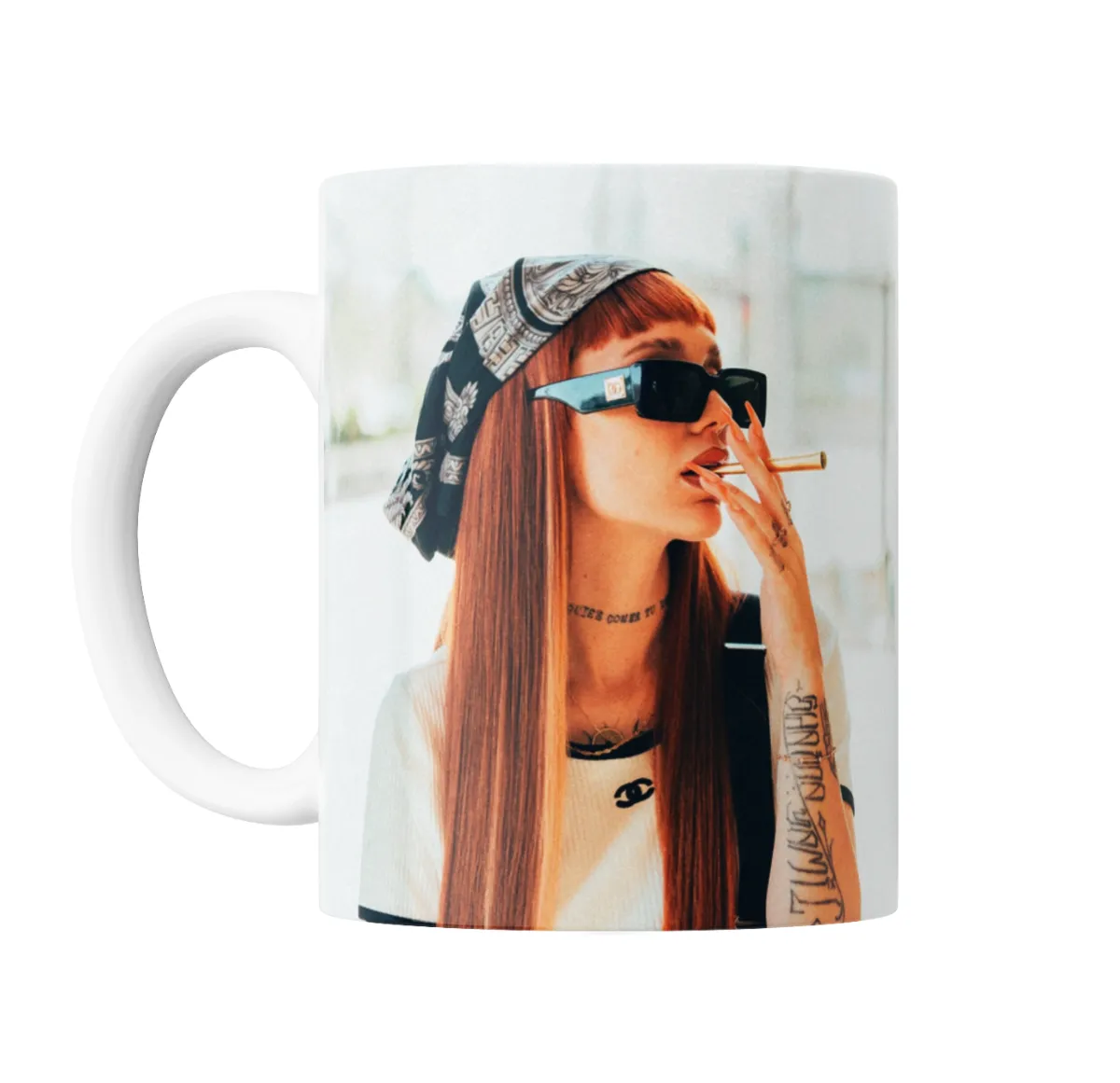 Taza de Cerámica La Joaqui Pañuelo y Cigarrillo - vista 2