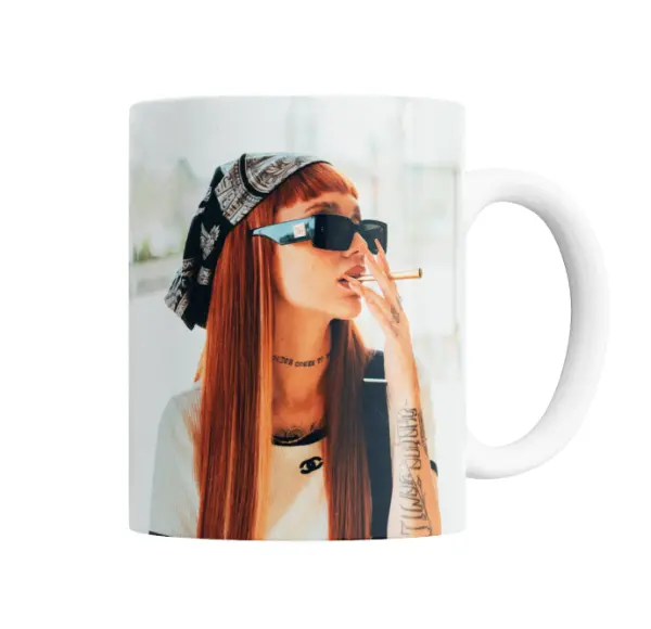 Taza de Cerámica La Joaqui Pañuelo y Cigarrillo