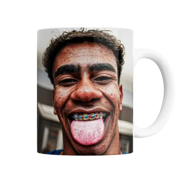 Taza de Cerámica Lamine Yamal Lengua Afuera