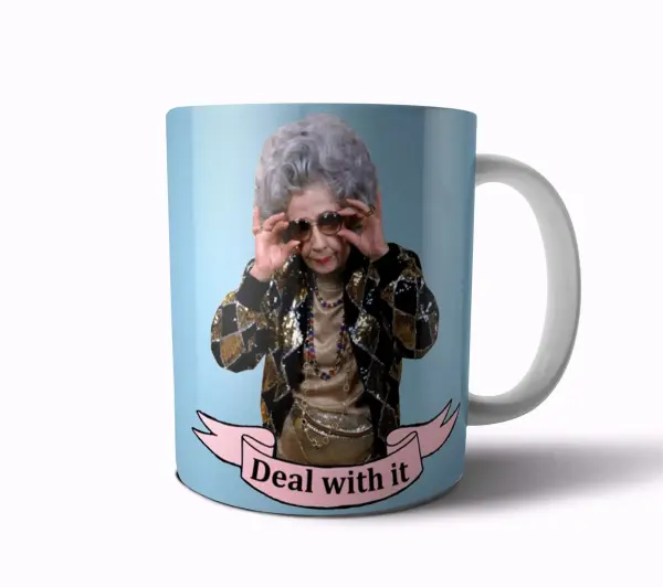 Taza de Cerámica La Niñera Abuela Yetta Deal with It
