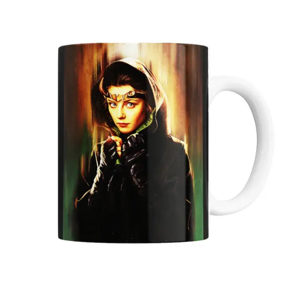 Taza de Cerámica Loki Mujer con Casco y Capucha