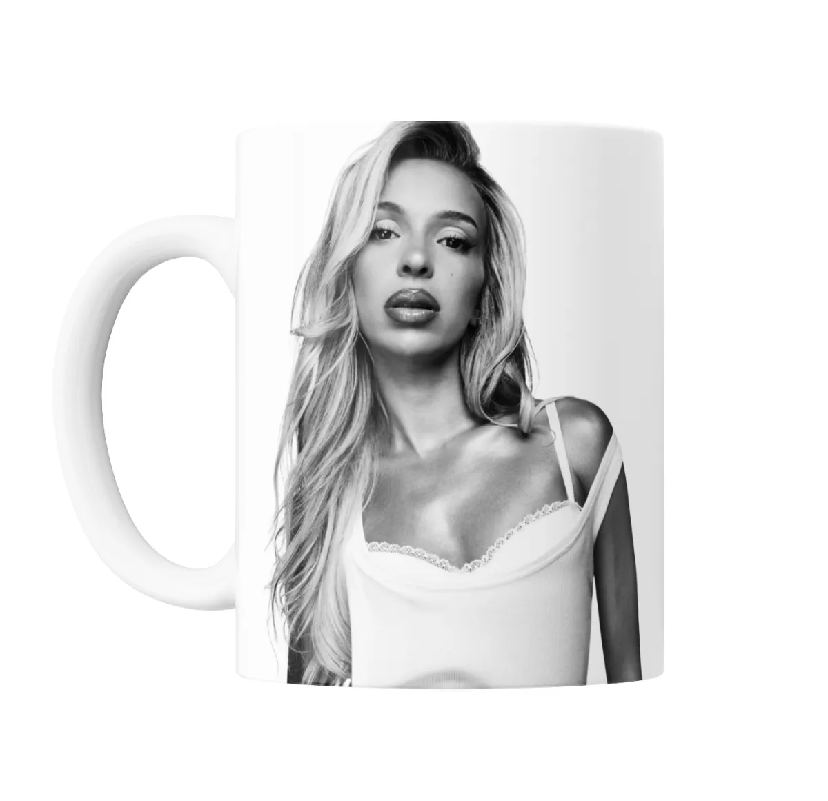 Taza de Cerámica Bad Gyal Retrato Blanco y Negro - vista 2