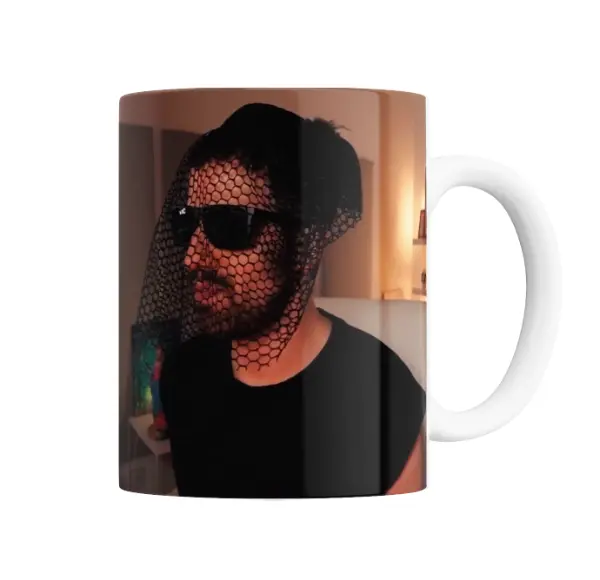 Taza de Cerámica Martin Cirio con Velo y Lentes