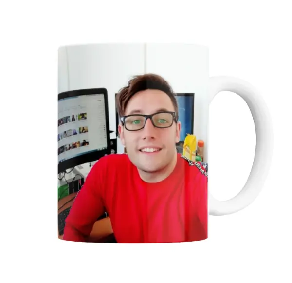 Taza de Cerámica Momo Streamer Foto Escritorio