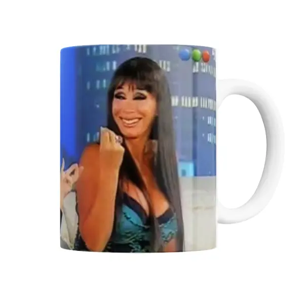 Taza de Cerámica Moria Casan Sonrisa Frente a Cámara