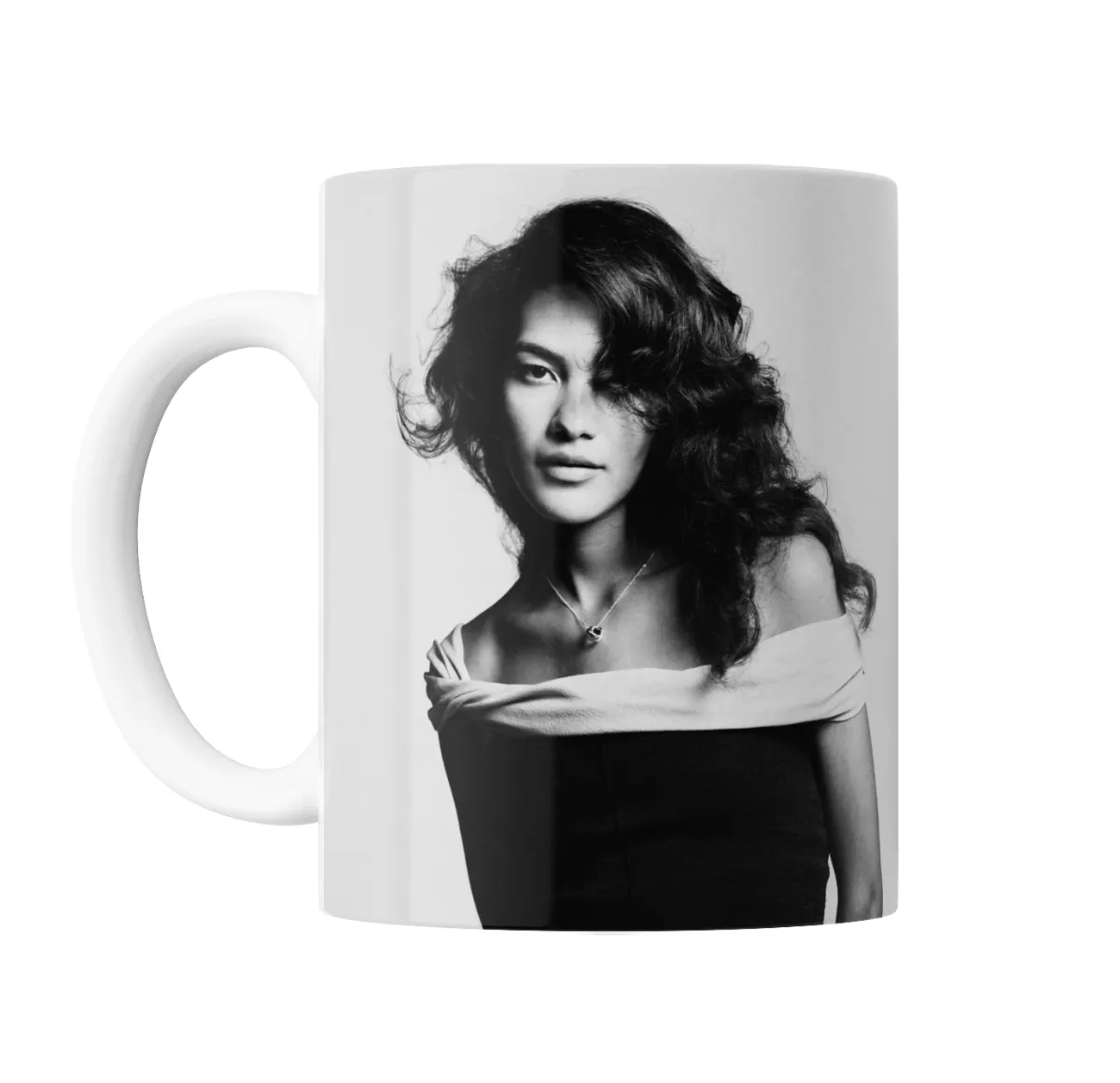 Taza de Cerámica Olivia Dean Retrato Blanco y Negro - vista 2