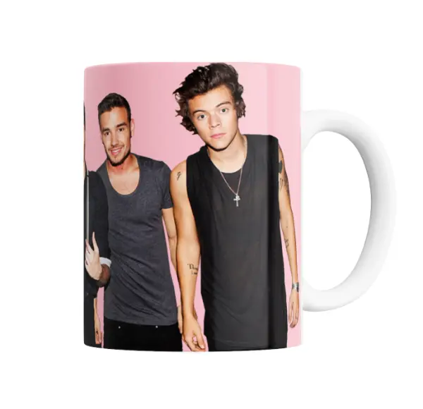 Taza de Cerámica One Direction Cuatro Integrantes Fondo Rosa