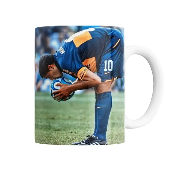 Taza de Cerámica Riquelme Boca Besando la Pelota