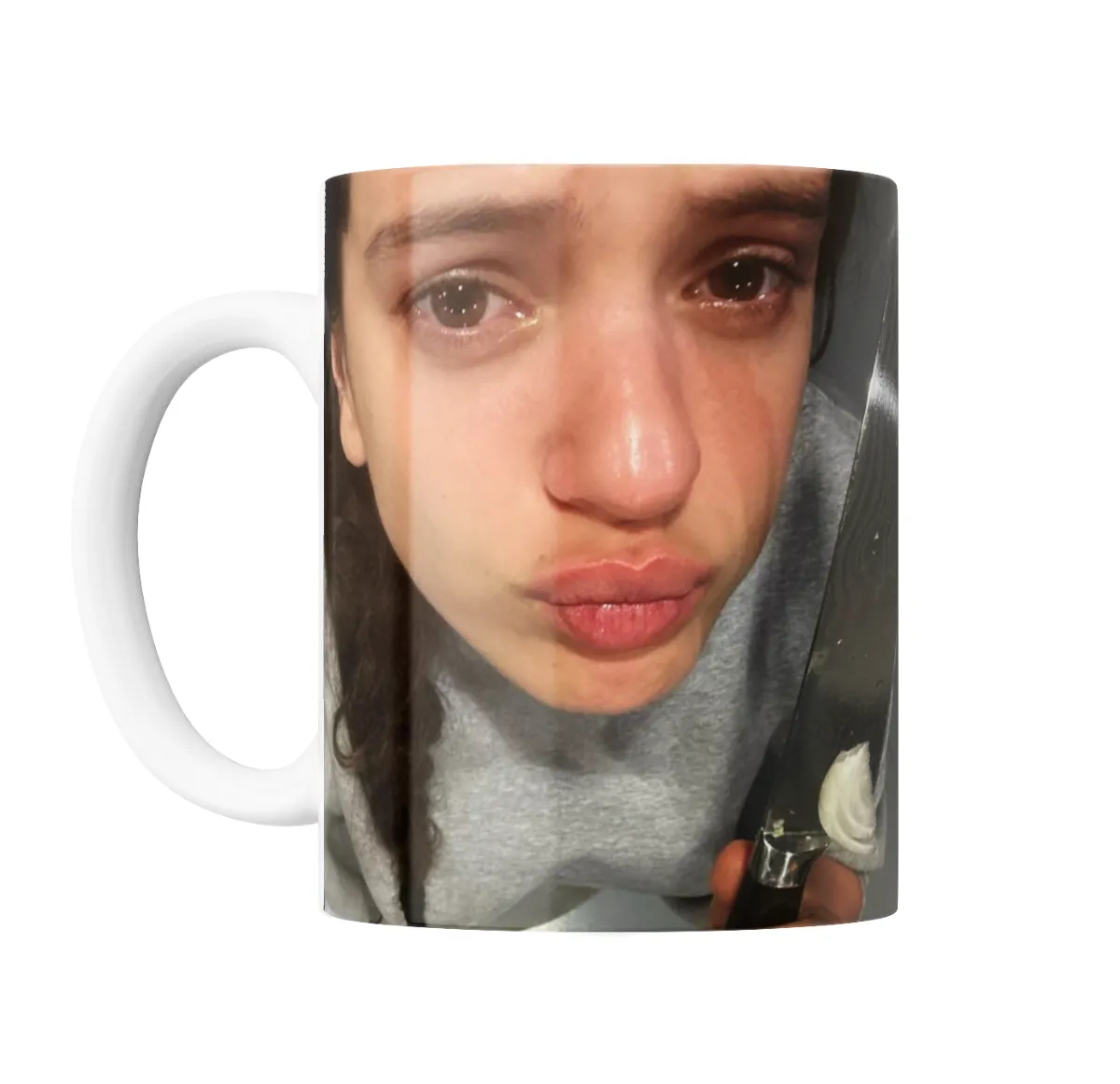 Taza de Cerámica Rosalia Llorando Cuchillo Crema - vista 2