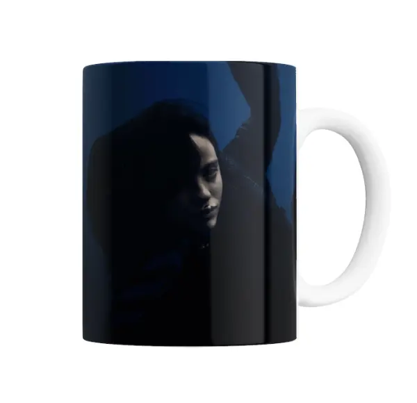 Taza de Cerámica Billie Eilish Retrato Azul