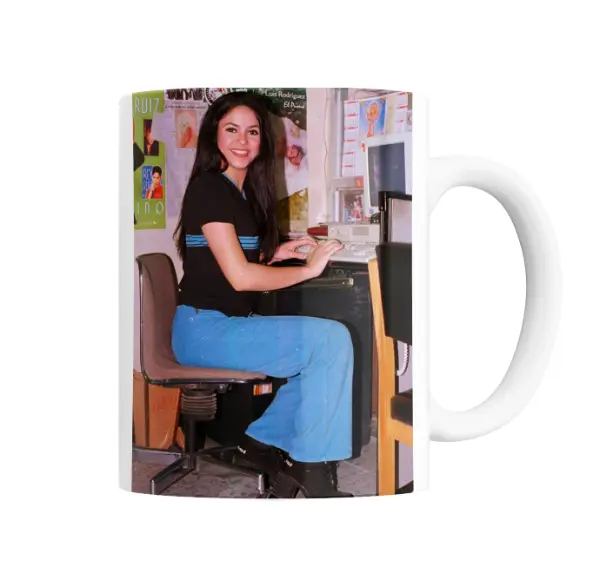 Taza de Cerámica Shakira Foto en Escritorio Meme
