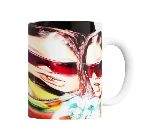 Taza de Cerámica Taichu Dos Mujeres con Antiparras Rojas