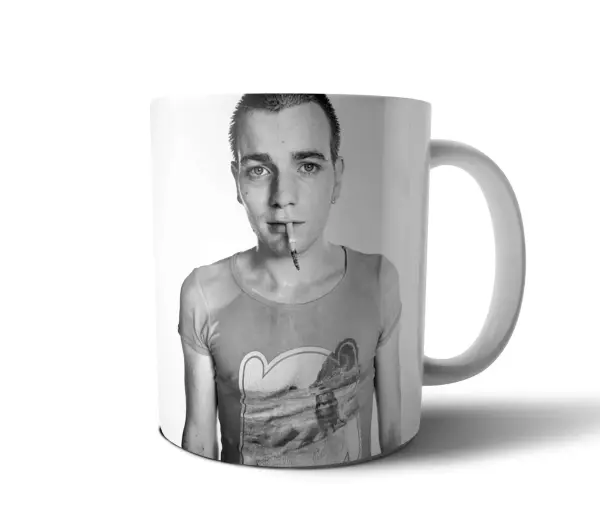 Taza de Cerámica Trainspotting Retrato en Blanco y Negro con Cigarrillo