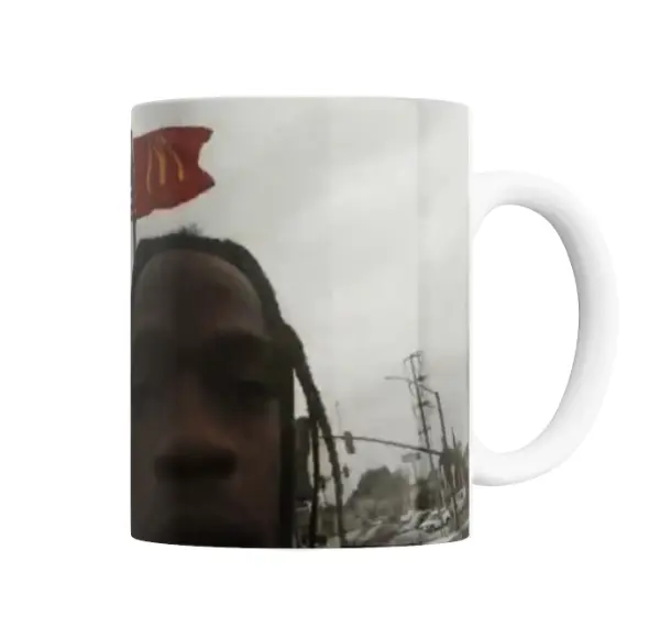 Taza de Cerámica Travis Scott con bandera de McDonald's