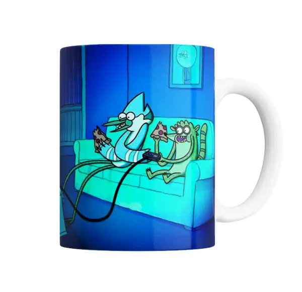Taza de Cerámica Un Show Más Mordecai y Rigby con Pizza y Videojuegos