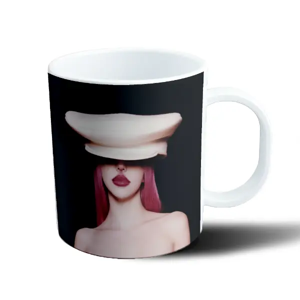 Taza de Plástico Adela Mujer de Pelo Rosa y Sombrero Blanco