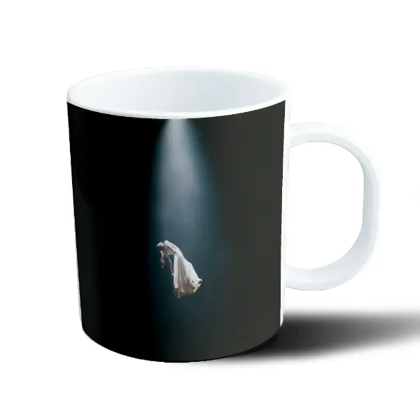 Taza de Plástico Ariana Grande Figura en Foco de Luz