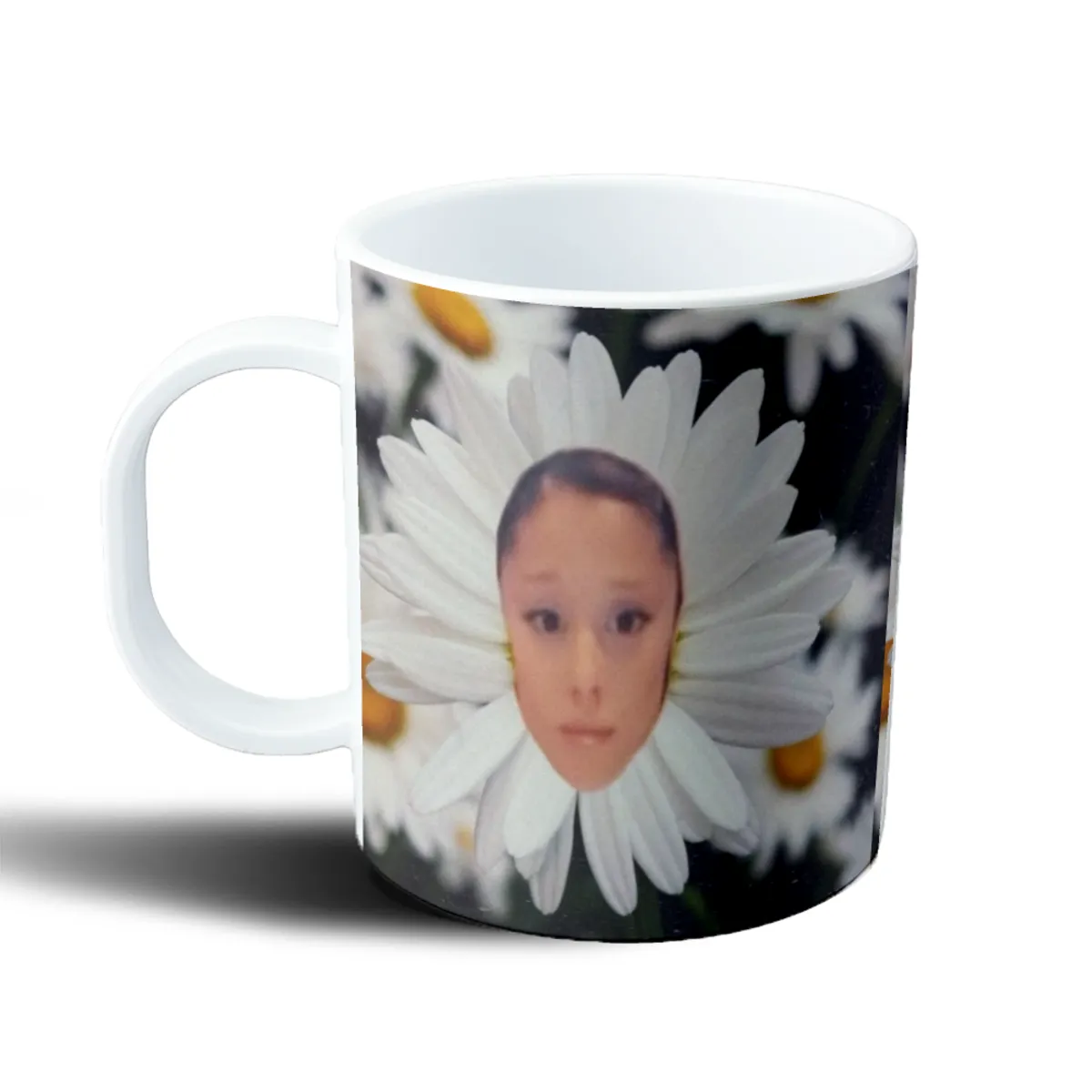 Taza de Plástico Ariana Grande Cara en Margarita Meme - vista 2