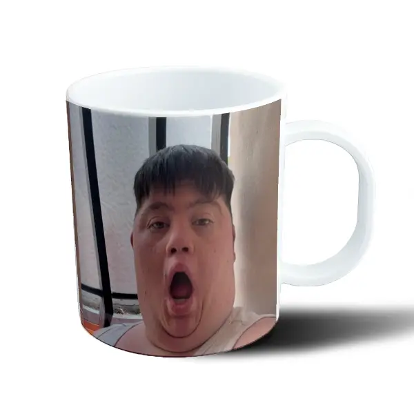 Taza de Plástico Augusto Alonso Cara Sorprendida