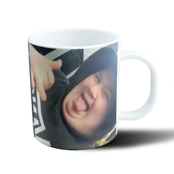 Taza de Plástico Augusto Alonso Riendo Capucha