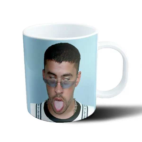Taza de Plástico Bad Bunny Lengua Afuera Gafas