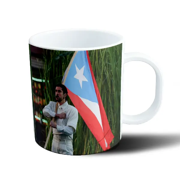 Taza de Plástico Bad Bunny con Bandera de Puerto Rico