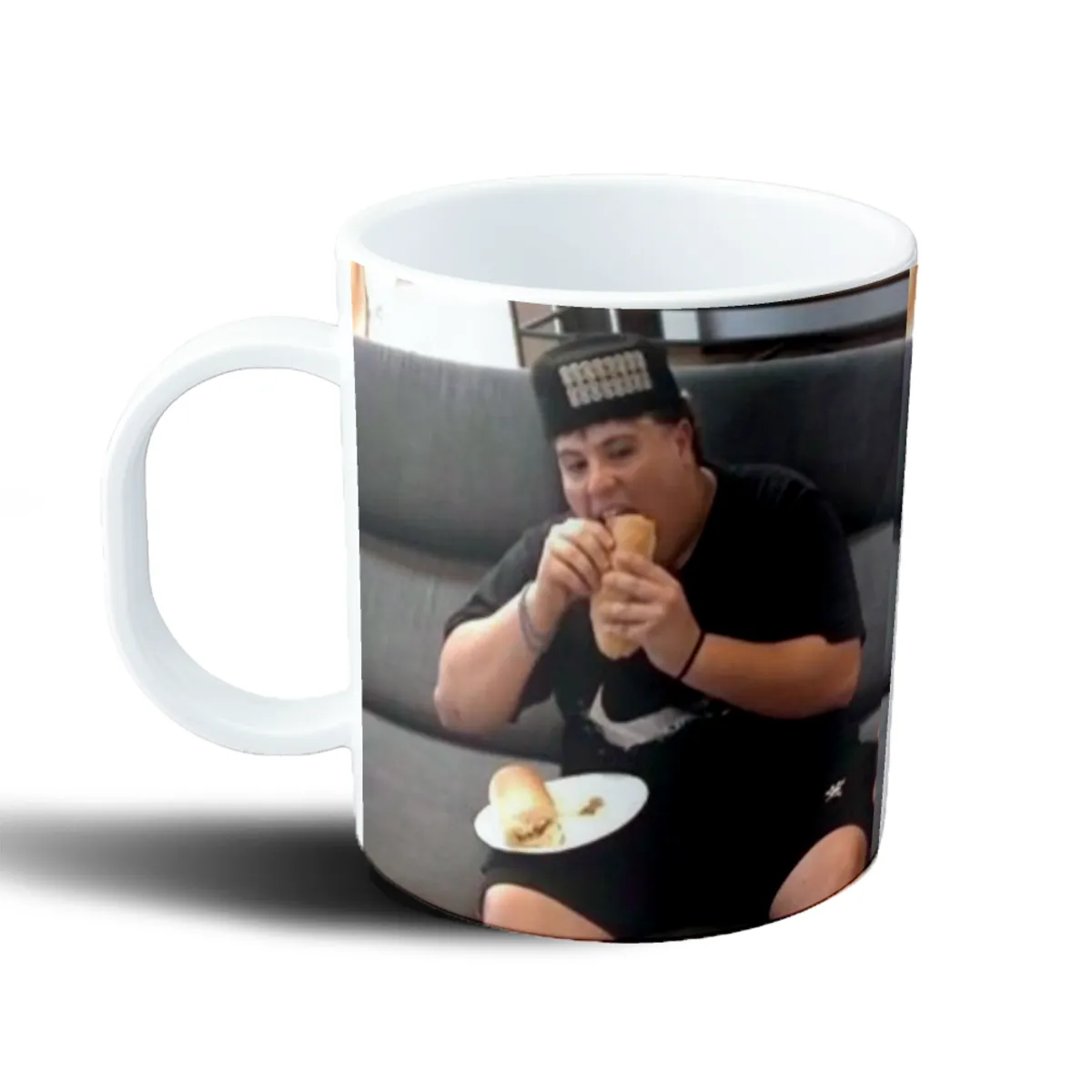 Taza de Plástico Beni Marmol comiendo - vista 2