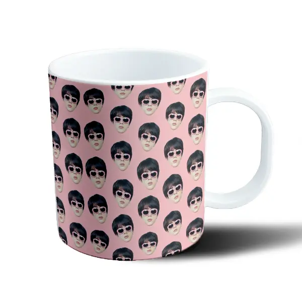 Taza de Plástico BTS Patrón Caras con Lentes Rosas