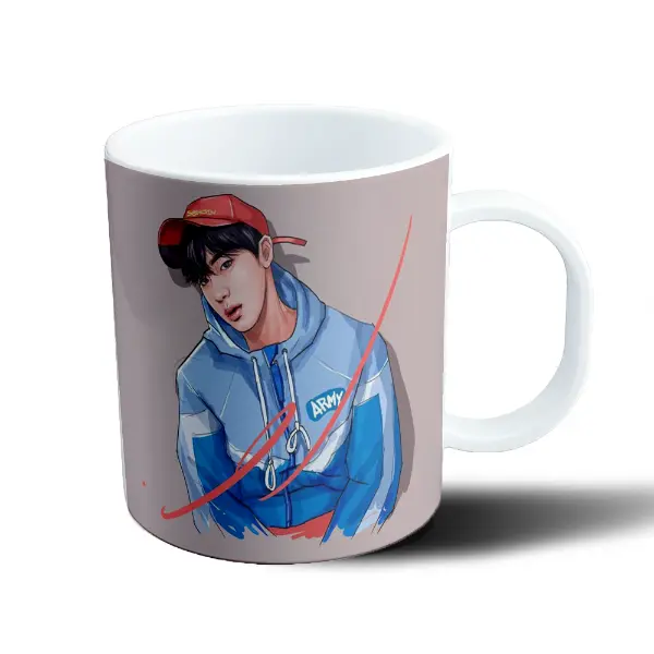 Taza de Plástico BTS Jin con gorra roja y campera ARMY