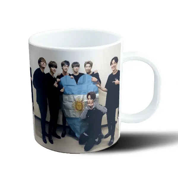 Taza de Plástico BTS con corazón de bandera argentina
